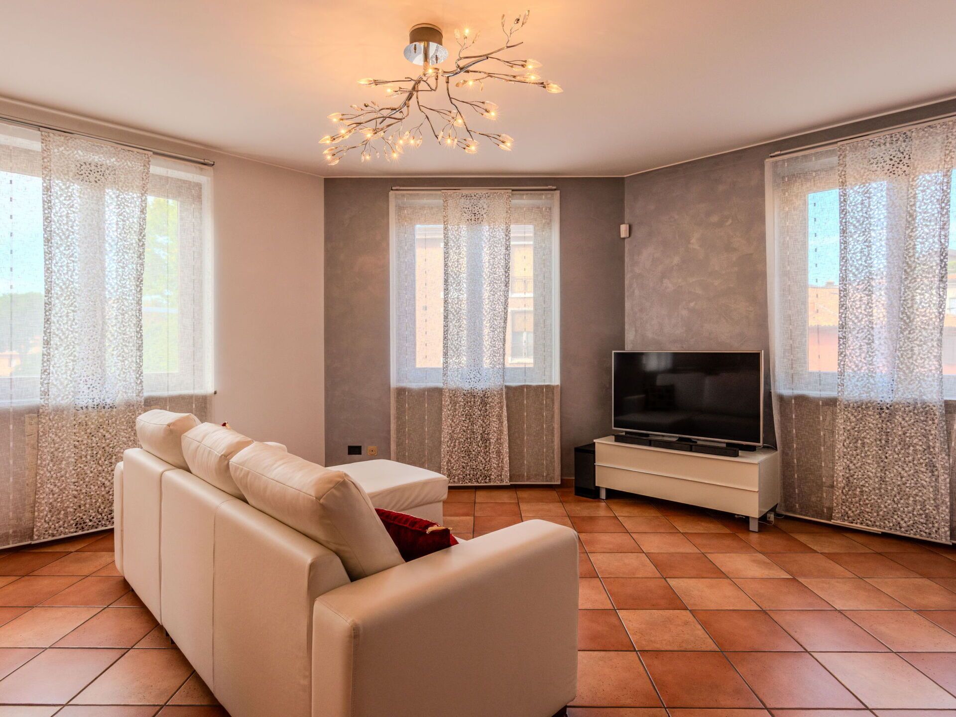 Incantevole Appartamento Per 4 Persone Con Wifi, A/c, Tv E Balcone - Saronno