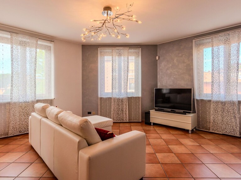 Incantevole Appartamento Per 4 Persone Con Wifi, A/c, Tv E Balcone - Saronno