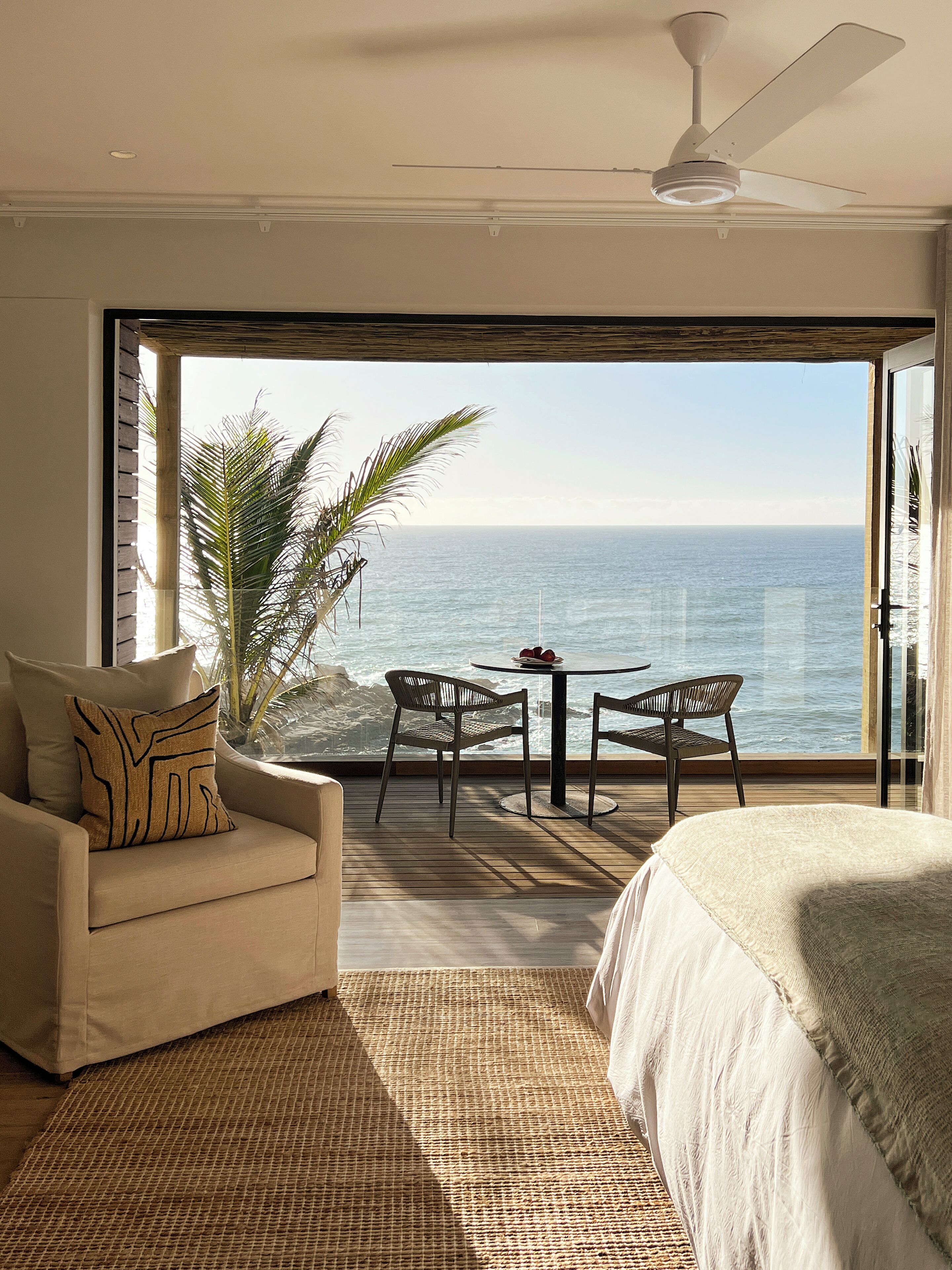Luxury Suite, 1 King Bed, Balcony, Ocean View | Premium bedding, down comforters, pillowtop beds, minibar