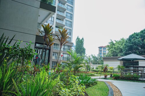 Moonlight Manor by Edmor Suites.