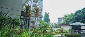 Moonlight Manor by Edmor Suites.