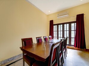 House | Dining