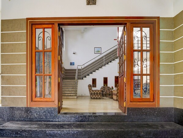House | Reception