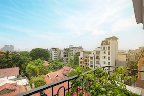 Executive Suite, Lakeside | Terrace/patio