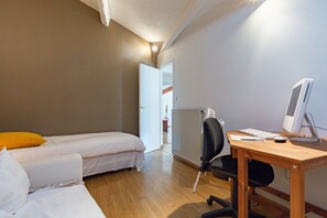 4 bedrooms, desk, iron/ironing board, WiFi