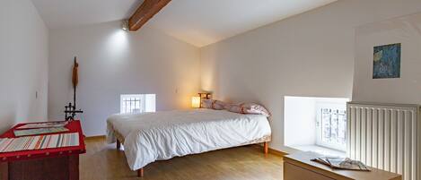 4 chambres, bureau, fer et planche Ă repasser, Wi-Fi