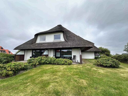 Wohnung unter Reet mit Terrasse am Ordinger Strand