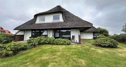 Wohnung unter Reet mit Terrasse am Ordinger Strand