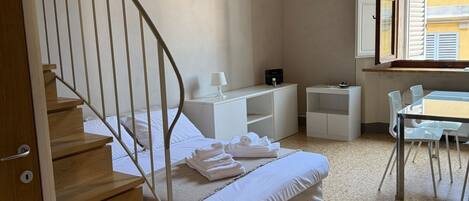 1 chambre, fer et planche à repasser, lit parapluie, Wi-Fi gratuit