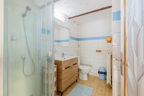 Dusche, kostenlose Toilettenartikel, Haartrockner