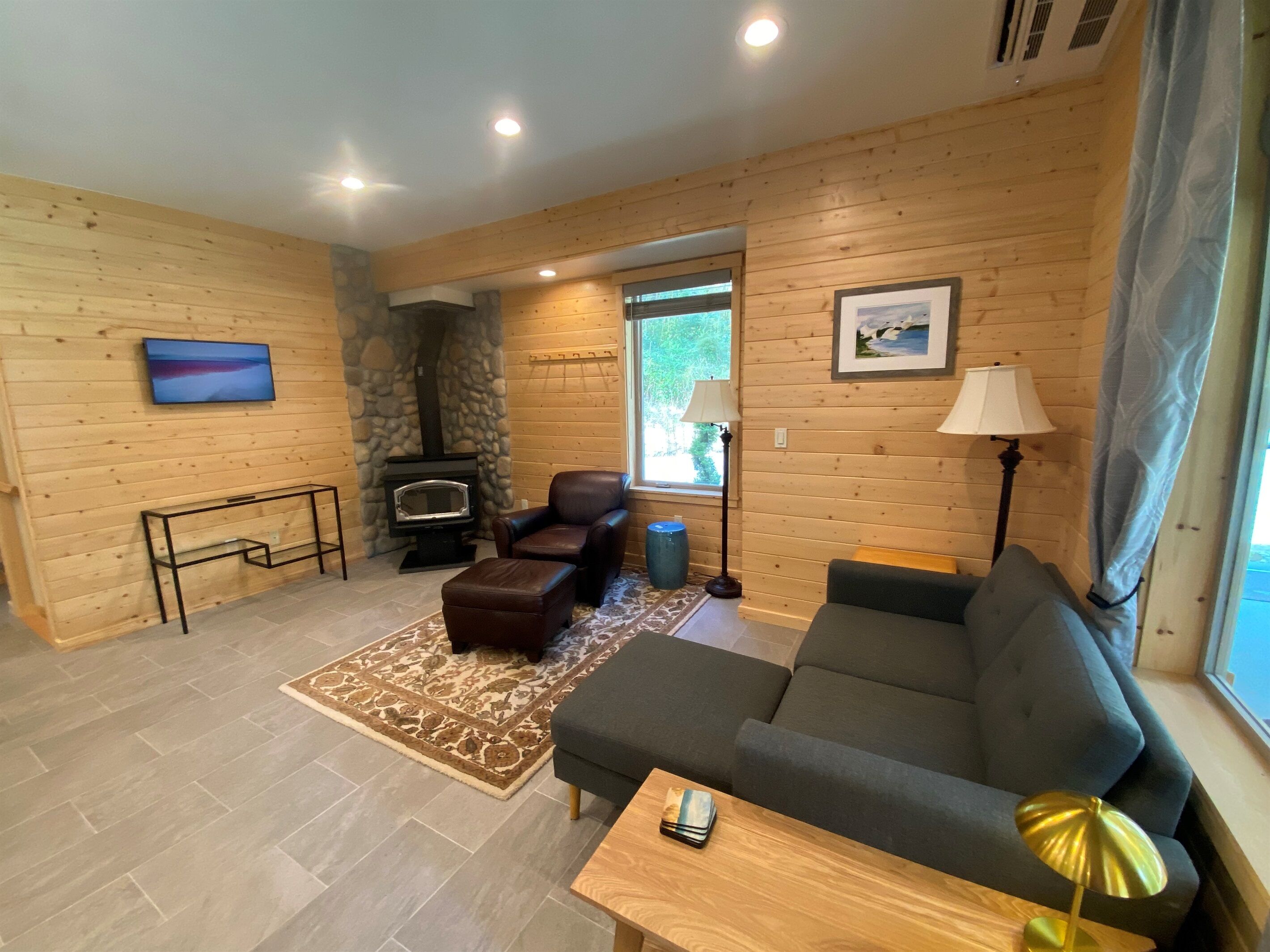 New Private Forest Lodge 6 Mins From Ferry/town Sleeps 8 - Orcas Island, WA
