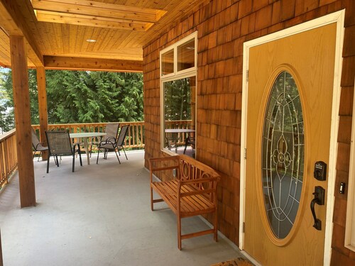 Paradise Found at Meadow Lodge/Private Family Home