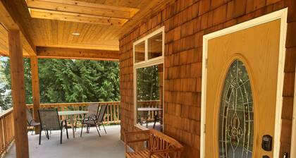 Paradise Found at Meadow Lodge/Private Family Home