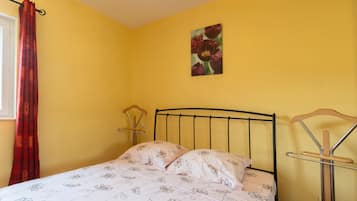 2 slaapkamers, een strijkplank/strijkijzer, wifi