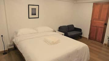 Standard Double Room | Living area