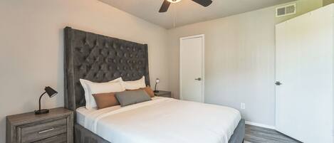 2 chambres, bureau, fer et planche à repasser, Wi-Fi (supplément)