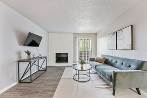 Smart TV, offices - The Landry 326 | Spacious and Cozy 2 Bedroom 2bth (Arlington)