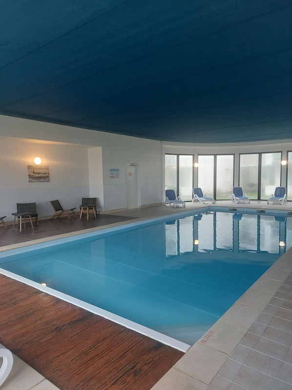Piscine intérieure, piscine chauffée