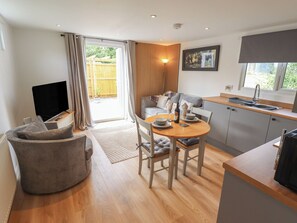 Living area - Pear Tree Lodge (Alford)