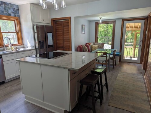 NEW! Adorable 2BR/1BA | Sunporch | Smart Kitchen