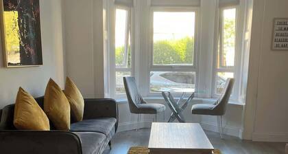 Refurbished Flat by Weston-super-Mare Seafront