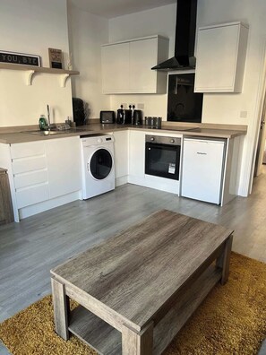 Fridge, oven, stovetop, coffee/tea maker - Newly Refurbished 1 Bedroom Flat (North Somerset)