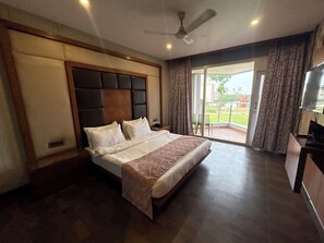 Luxury Double Room, Sea View | Free WiFi, bed sheets