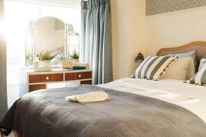 3 slaapkamers, een strijkplank/strijkijzer, wifi, beddengoed