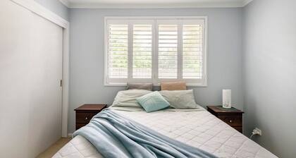 Terrific room with AC in Gladstone Park