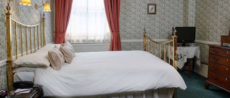 Standard Double Room | Desk, laptop workspace, free WiFi