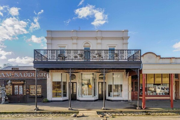 Exterior - The Brigade - A Timeless Retreat (Clunes)