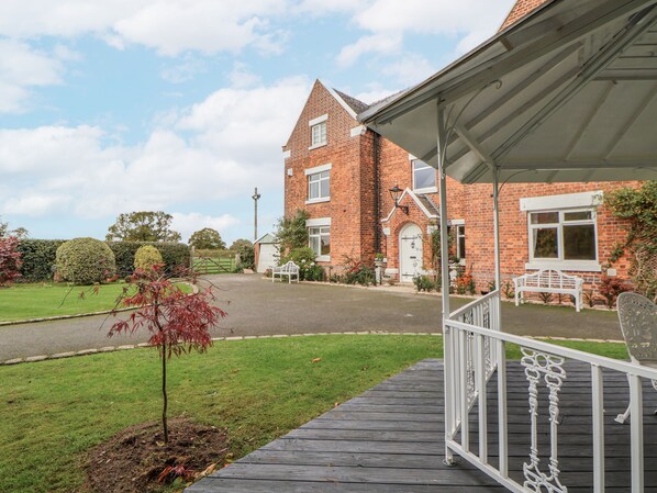 Cottage | Property grounds