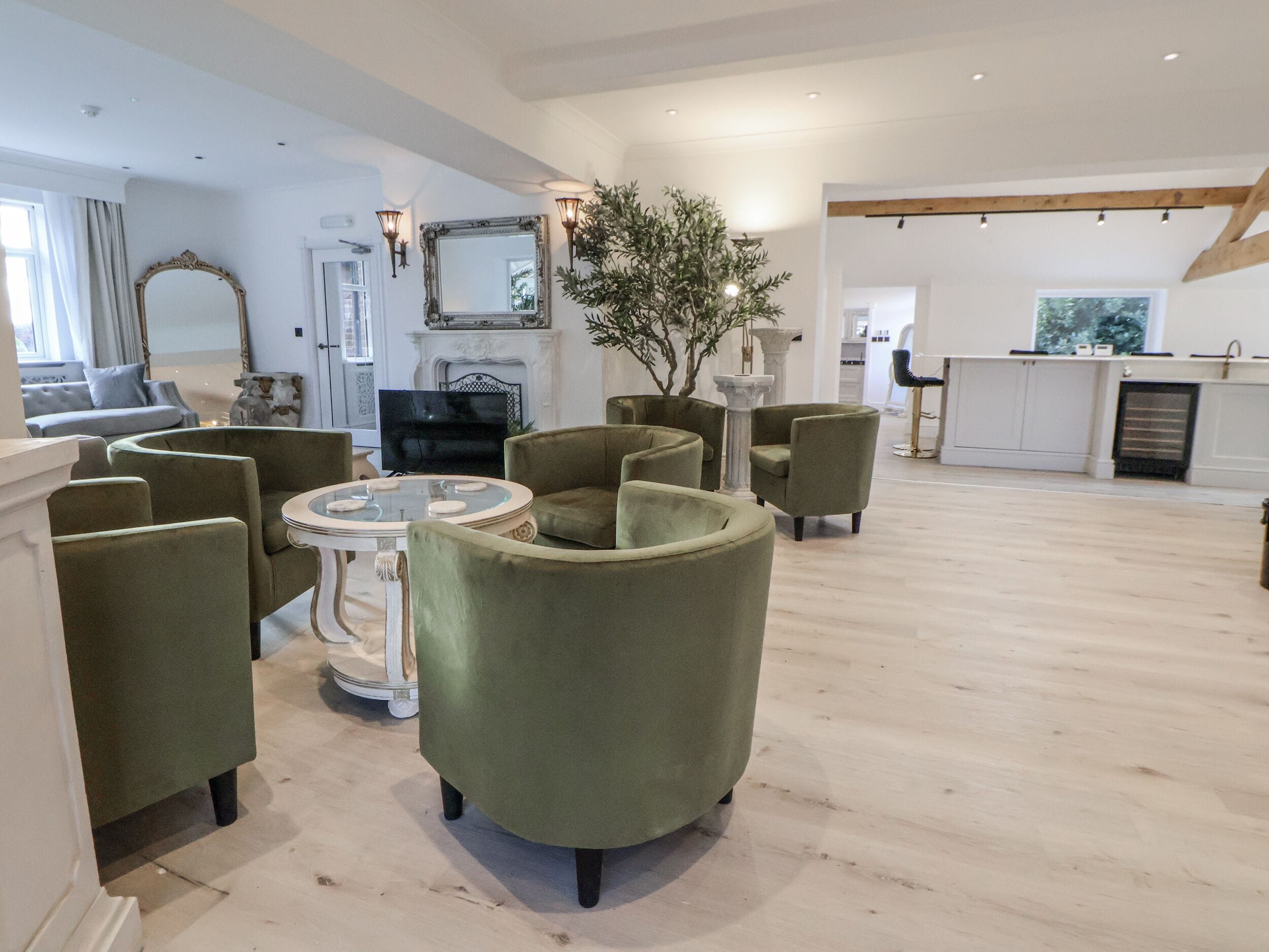 Cottage | Hall