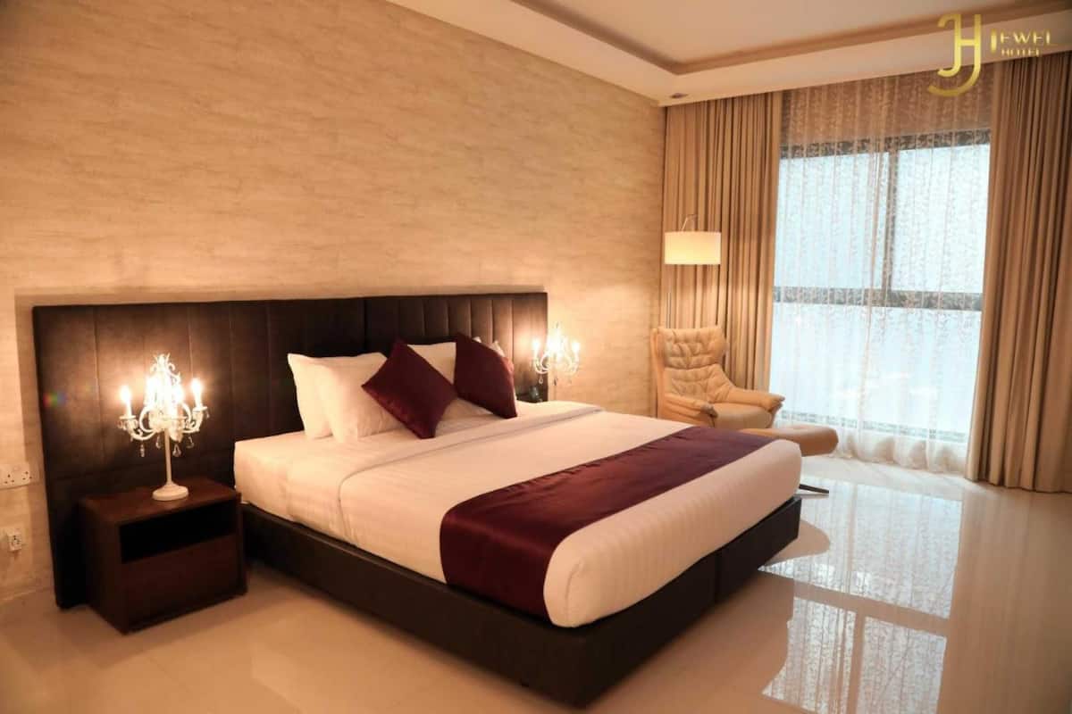 Superior Suite, 1 Bedroom | Free WiFi, bed sheets