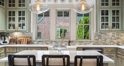 Bricklight Manor, Just off Bentonville Square
