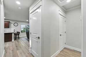 Interior - The White House | Unit 2 (Shaver Lake)