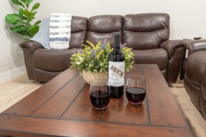 Interior - The White House | Unit 2 (Shaver Lake)