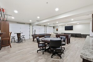 Games room - The White House | Unit 4 Game Room (Shaver Lake)