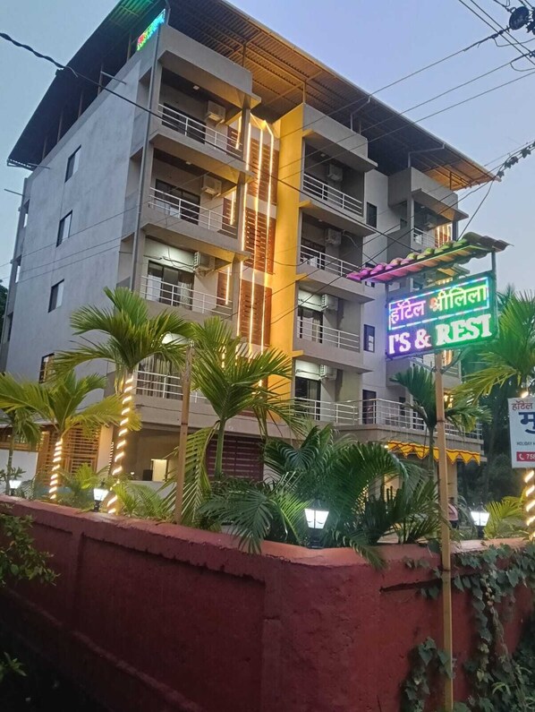 Fachada de la propiedad