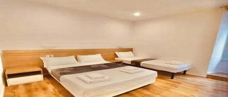 Fer et planche à repasser, Wi-Fi, draps fournis