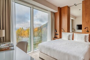 经济双人房 | 办公桌、熨斗/熨衣板、免费 WiFi、床单