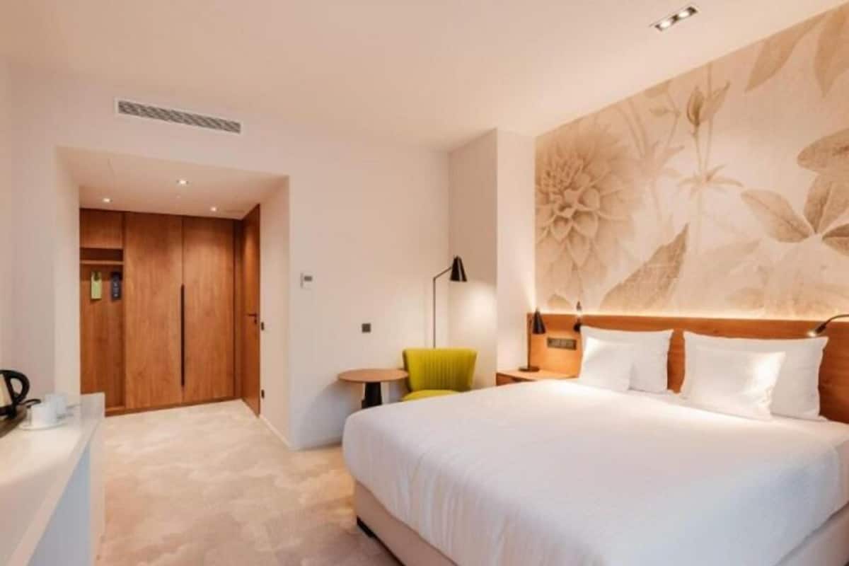 Comfort Double or Twin Room | Desk, iron/ironing board, free WiFi, bed sheets