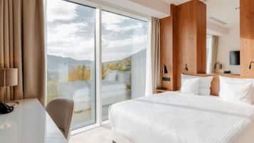 Economy Double Room | Desk, iron/ironing board, free WiFi, bed sheets