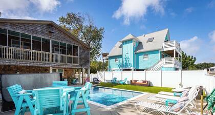 This Home Has It All! Location, Amenities, & More!