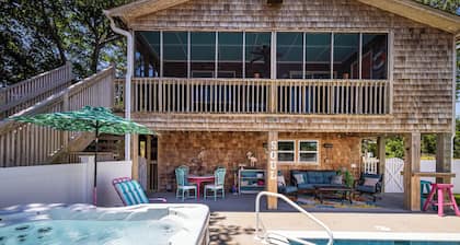 This Home Has It All! Location, Amenities, & More!