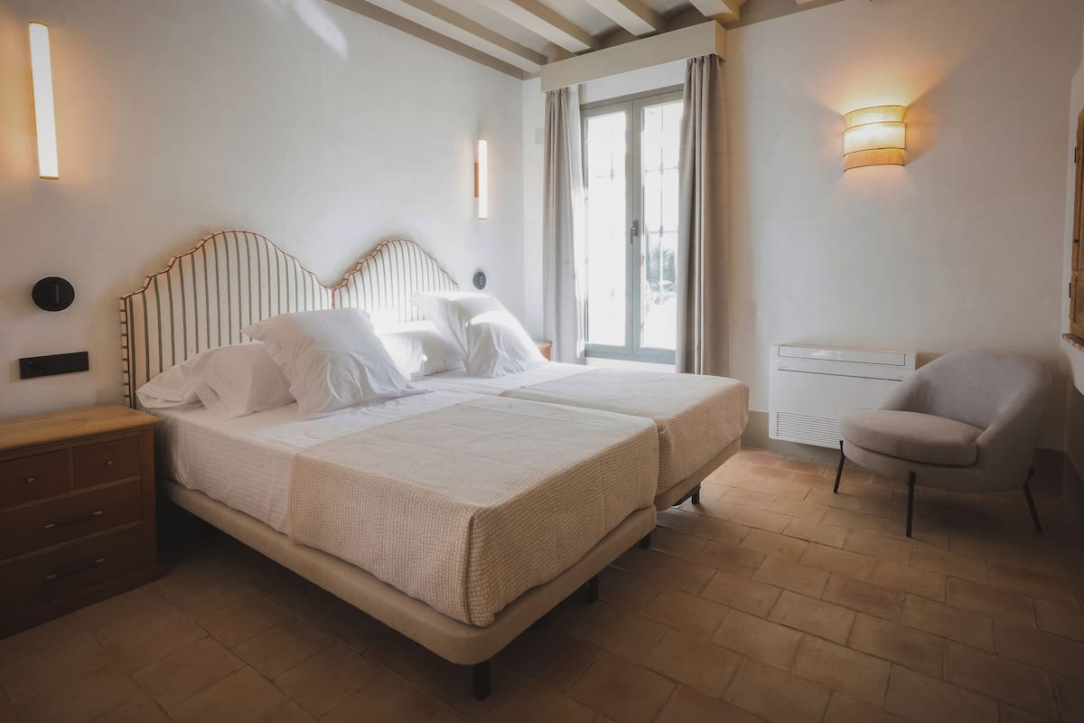 Down duvets, minibar, in-room safe, soundproofing