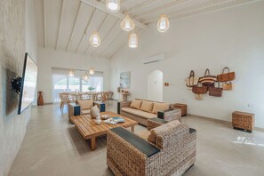 Televisión y oficina 