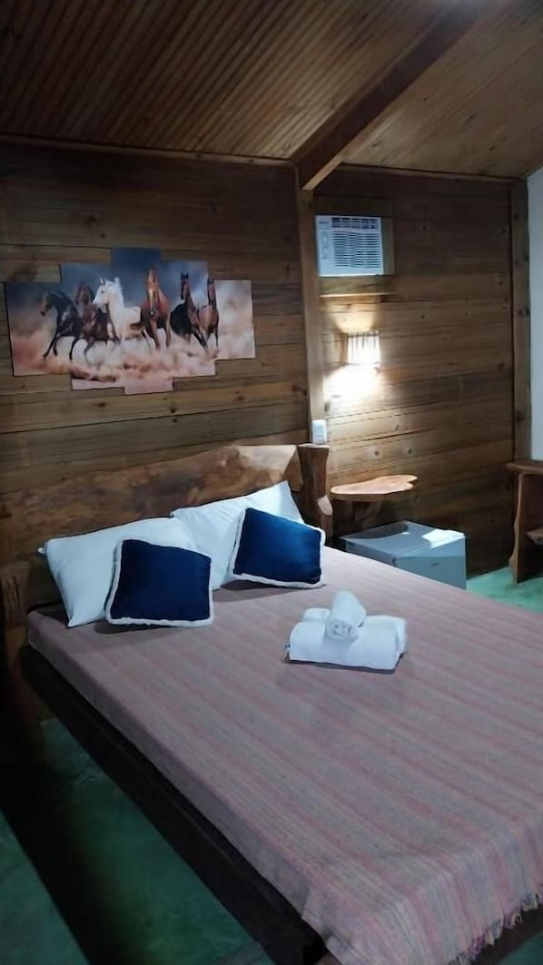 Standard Chalet, Balcony, Garden View | Iron/ironing board, free WiFi