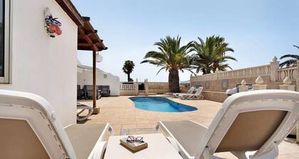 6 Guests in Tenerife Golf Villa Retreat