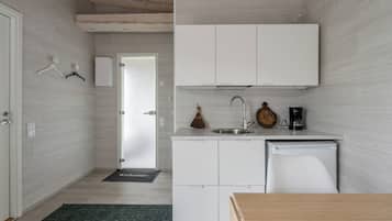Superior-Suite, Seeblick, Seeseite | Eigene Küche | Mini-Kühlschrank, Mikrowelle, Wasserkocher mit Kaffee-/Teezubehör